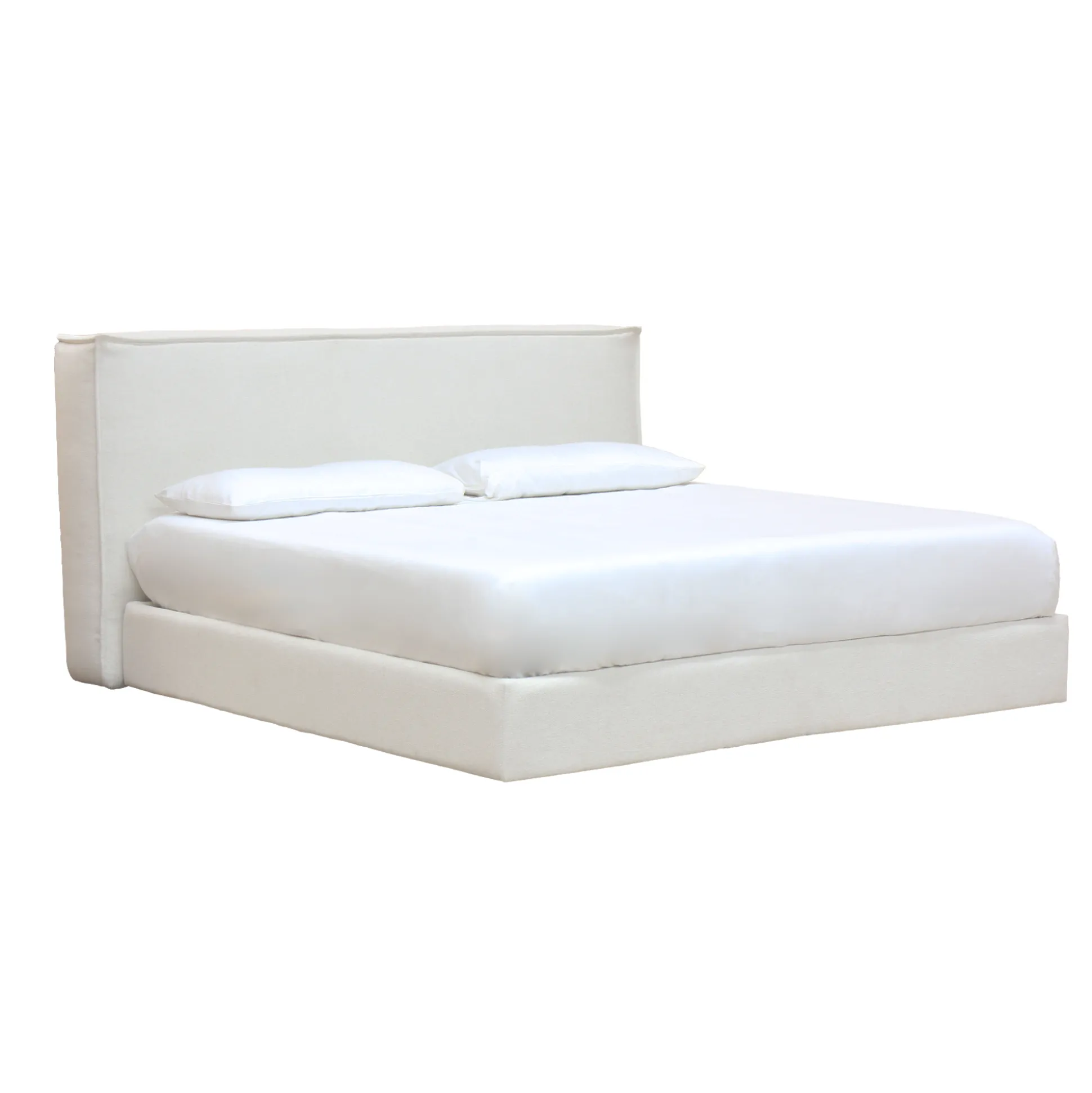 Cama Moore